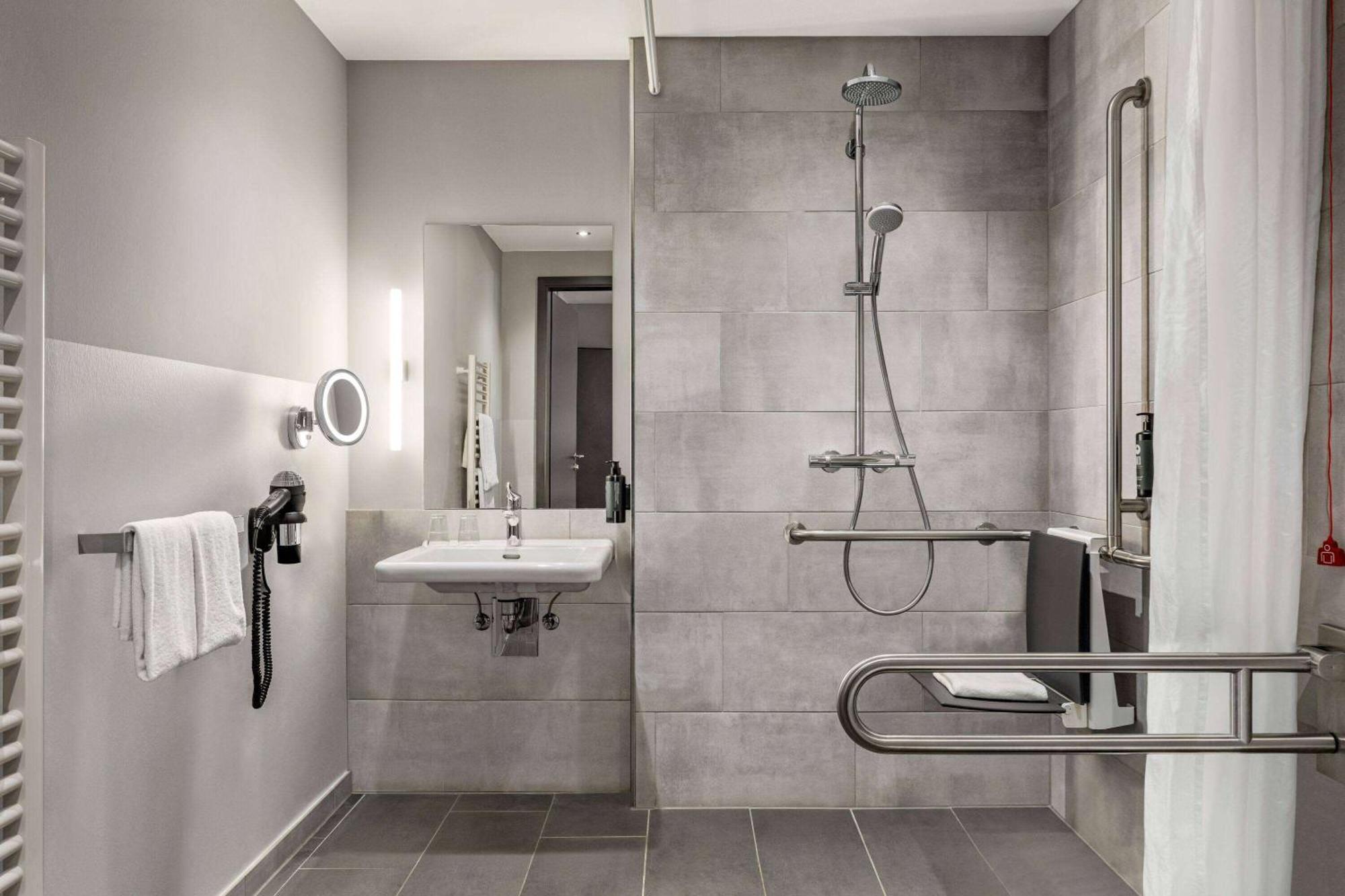 Vienna House Easy By Wyndham Bremen City Apartments Bagian luar foto